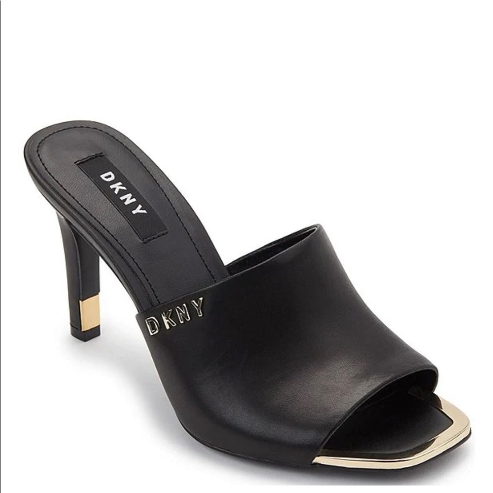 DKNY brand new heels 😍